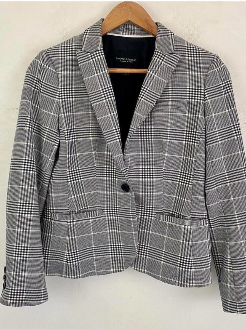 BANANA REPUBLIC black and white classic fit plaid blazer